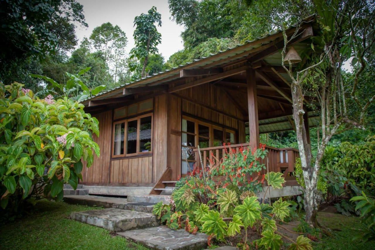 Gardenia Country Inn Tomohon Exteriér fotografie